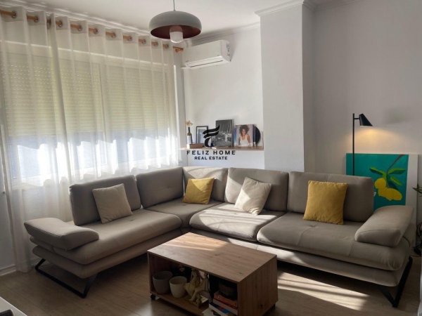 Tirane, jepet me qera apartament 1+1+Ballkon Kati 4, 70 m² 600 € (DON BOSKO)