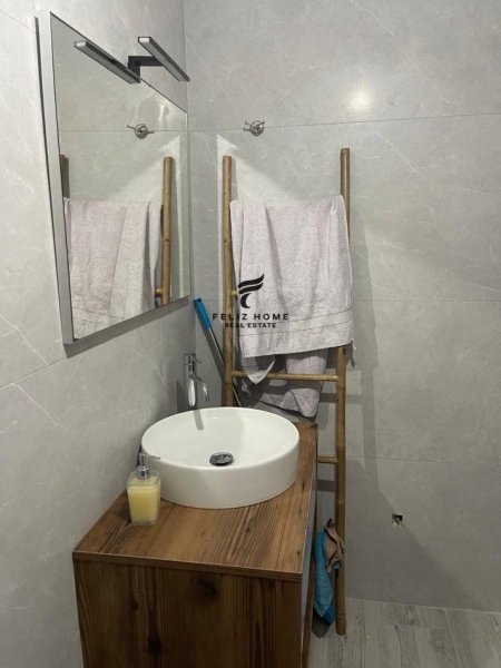 Tirane, jepet me qera apartament 1+1+Ballkon Kati 4, 70 m² 600 € (DON BOSKO)