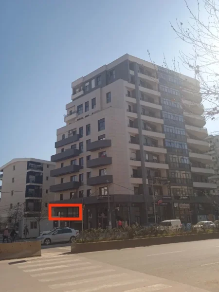Shqiperi, jepet me qera ambjent biznesi Kati 0, 107m² (Astir, prane Rotondos)