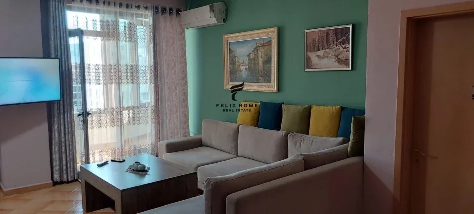 Tirane, jepet me qera apartament 1+1+Ballkon Kati 4, 70 m² 550 € (RRUGA E KAVAJES)