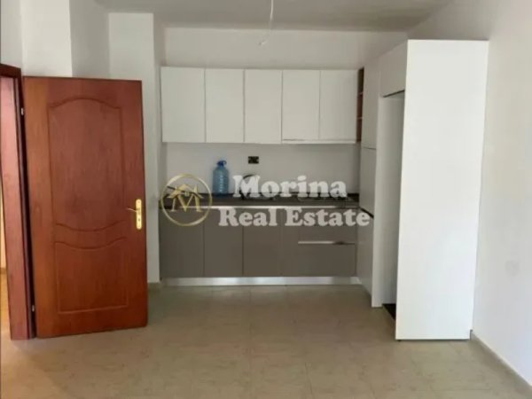 Tirane, jepet me qera apartament 3+1 Kati 1, 100 m² 400 € (Kodra e Diellit)