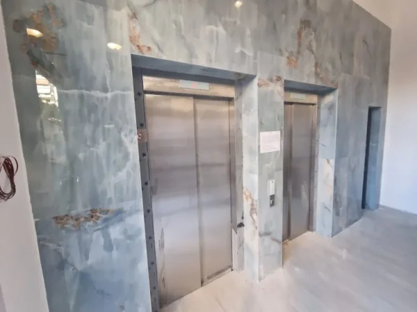 Tirane, shitet ambjent biznesi Kati 2, 91 m² (prane RTSH)