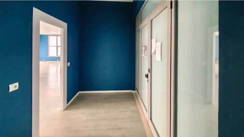 Tirane, jepet me qera ambjent biznesi Kati 1, 250 m² 2.500 € (Bardhyl buze rruge ne Unaze)