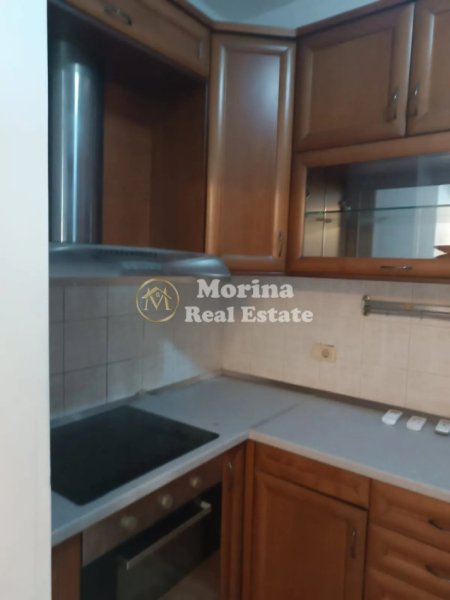 Tirane, jepet me qera apartament 2+1 Kati 2, 125 m² 700 € (Qender)