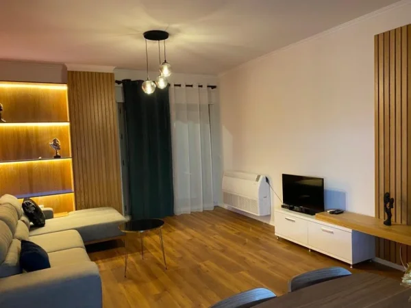 Tirane, jepet me qera apartament 1+1+Ballkon Kati 2, 70 m² 750 € (Delijorgji)