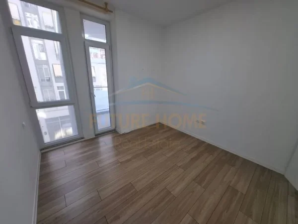 Tirane, jepet me qera ambjent biznesi Kati 2, 125 m² 1.500 € (Komuna e Parisit), OPP50185