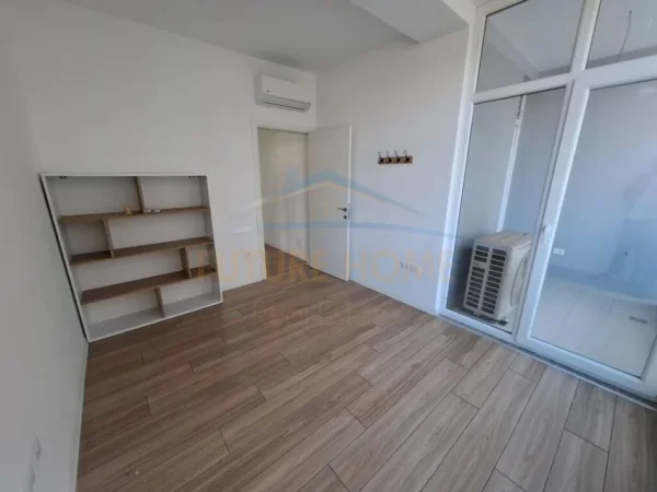 Tirane, jepet me qera ambjent biznesi Kati 2, 125 m² 1.500 € (Komuna e Parisit), OPP50185