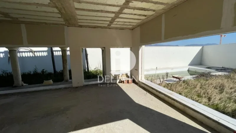 Tirane, shitet Vile 2+1 Kati 0, 260 m² (Mjull-Bathore)