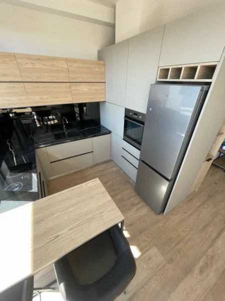 Tirane, jepet me qera apartament 2+1 , 110 m² 1.200 € (Rr e Kavajes)
