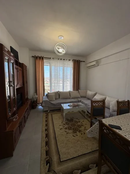 Tirane, jepet me qera apartament 2+1+Ballkon Kati 6, 90 m² 450€ (Rruga 5 maj ne fund te rruges tek Ndertimet e reja)
