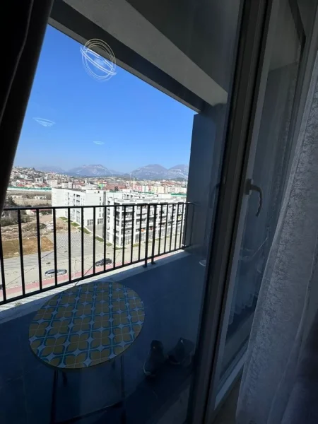 Tirane, jepet me qera apartament 2+1+Ballkon Kati 6, 90 m² 450€ (Rruga 5 maj ne fund te rruges tek Ndertimet e reja)
