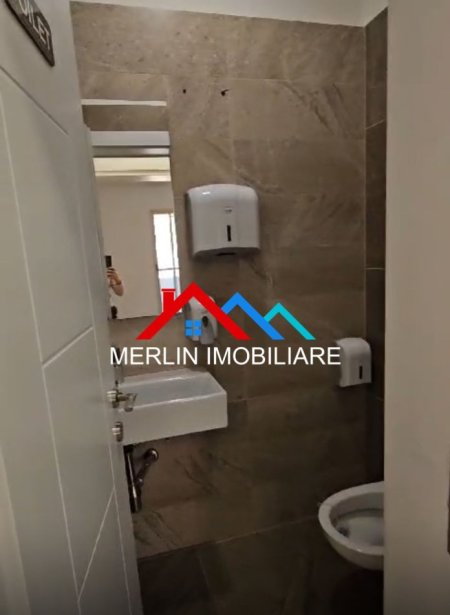 Tirane, jepet me qera zyre Kati 2, 150 m² 1.500 € (RRUGA MIHAL POPI)