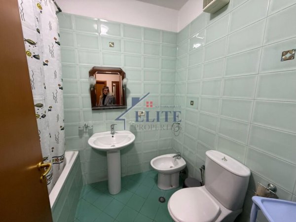 Tirane, jepet me qera apartament 3+1+Ballkon Kati 7, 125 m² 900 € (Mujo Ulqinaku)