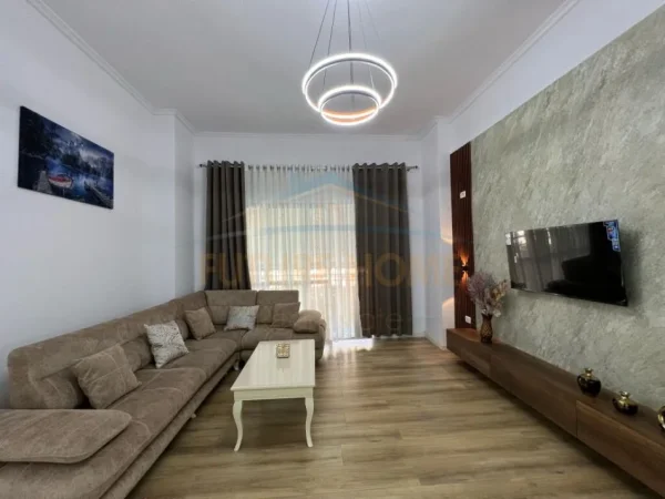 Tirane, shitet apartament 2+1+Ballkon Kati 1, 119 m² 145.000 € (Unaza e Re)