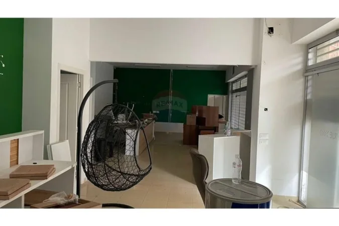 Tirane, shitet dyqan Kati 0, 183 m² (Rruga Jordan Misja)