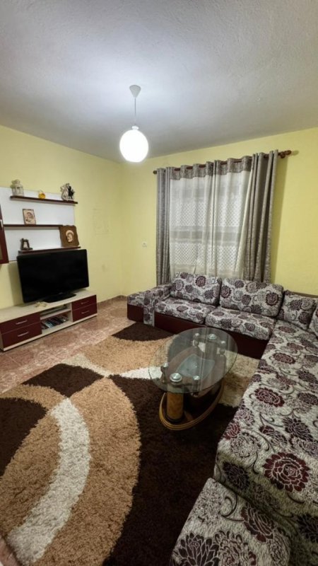 Tirane, jepet me qera apartament 2+1 Kati 1, 75 m² 430 € (Spitali Ushtarak)