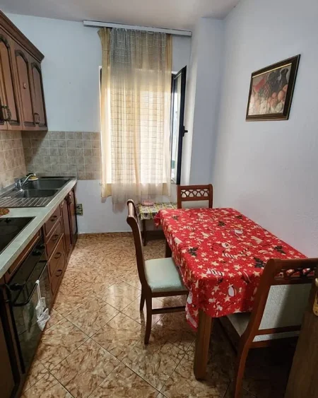 Tirane, jepet me qera apartament 2+1 , 90 m² 500 € (Pallati me Shigjeta)