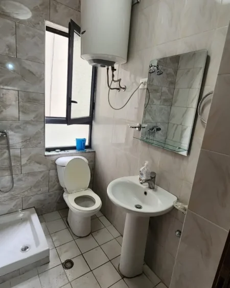 Tirane, jepet me qera apartament 2+1 , 90 m² 500 € (Pallati me Shigjeta)
