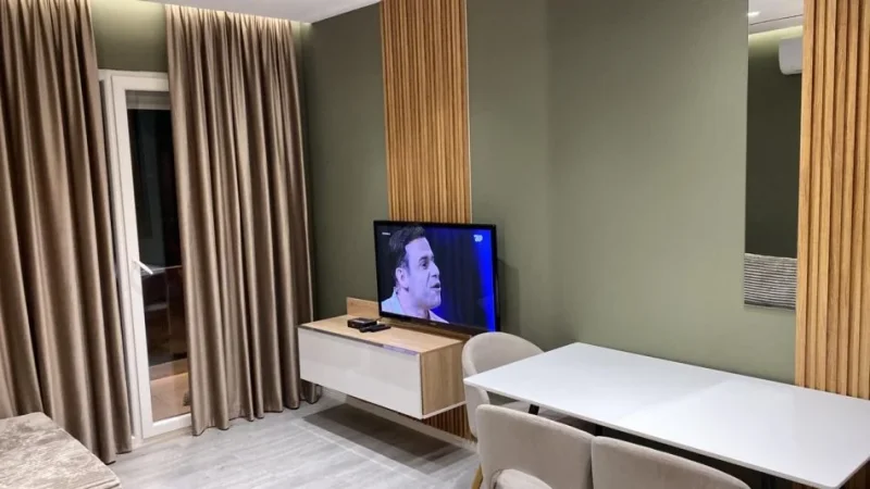 Tirane, jepet me qera apartament 2+1+Aneks+Ballkon Kati 7, 94 m² 600 € (Ali Dem)