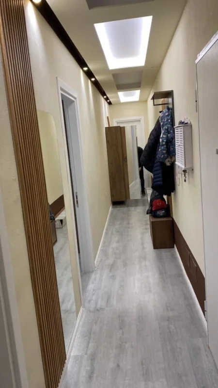 Tirane, jepet me qera apartament 2+1+Aneks+Ballkon Kati 7, 94 m² 600 € (Ali Dem)