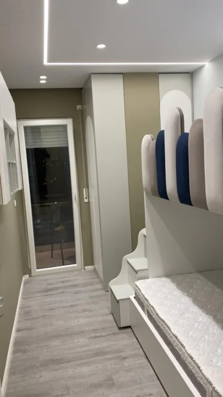 Tirane, jepet me qera apartament 2+1+Aneks+Ballkon Kati 7, 94 m² 600 € (Ali Dem)