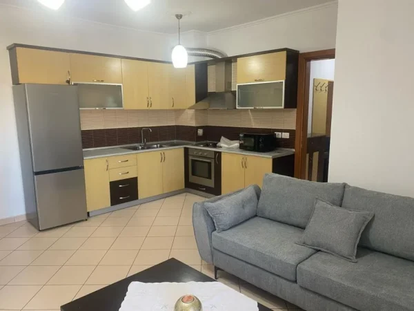 Tirane, jepet me qera apartament 1+1 Kati 5, 68 m² 550 € (RRUGA E KAVAJËS)