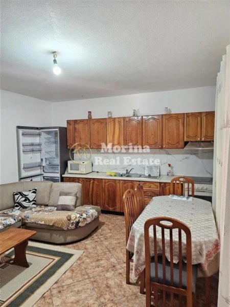 Tirane, jepet me qera apartament 2+1 Kati 1, 97 m² 400 € (Don Bosko)