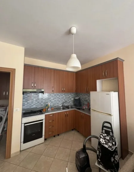 Tirane, jepet me qera apartament 1+1+Ballkon Kati 5, 75 m² 450 € (Don bosko te golden day)