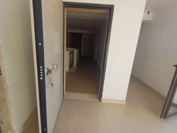 Shitet Apartament Duplex  229 m² 450.000 € (Kopshti Botanik)