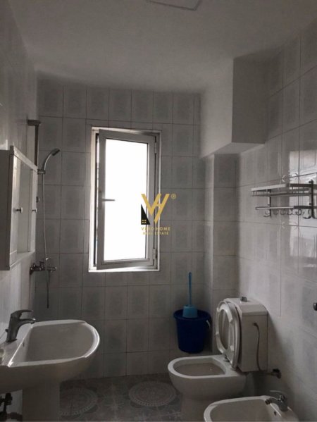 Tirane, jepet me qera apartament 3+1+Ballkon Kati 4, 90 m² 500 € (RRUGA E ELBASANIT)