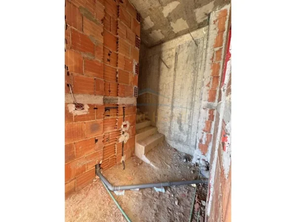 Tirane, shitet Vile Kati 0, 353 m² 450.000 € (Swan Residence , Farke)