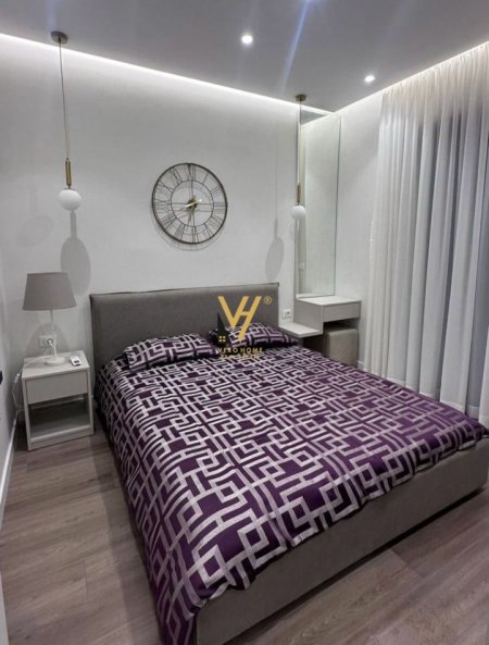Tirane, jepet me qera apartament 1+1+Ballkon Kati 8, 50 m² 650 € (ISH STACIONI I TRENIT)