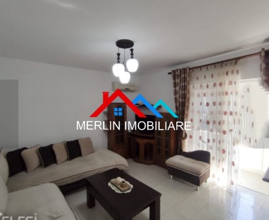 Tirane, jepet me qera apartament 2+1+Ballkon Kati 5, 75 m² 700 € (Rruga Vangjush Furxhi)