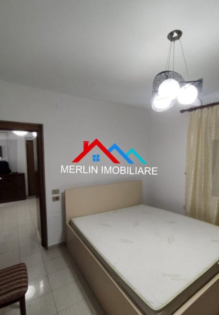 Tirane, jepet me qera apartament 2+1+Ballkon Kati 5, 75 m² 700 € (Rruga Vangjush Furxhi)