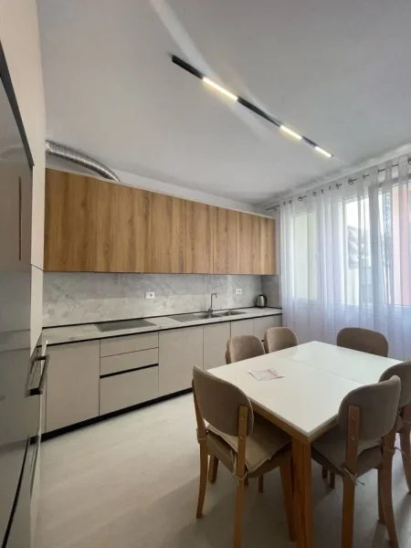 Tirane, jepet me qera apartament 2+1+Ballkon Kati 3, 100 m² 700 € (Astir, River Residence)