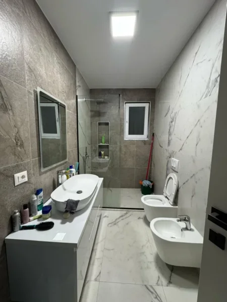 Shitet Apartament 2+1+2+Oborr, 📍Zona e Freskut/ Vilat Arabe, Linze