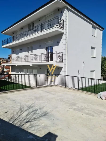 Tirane, shitet Vile 3 Katshe Kati 0, 463 m² 730.000 € (SHKOZE)