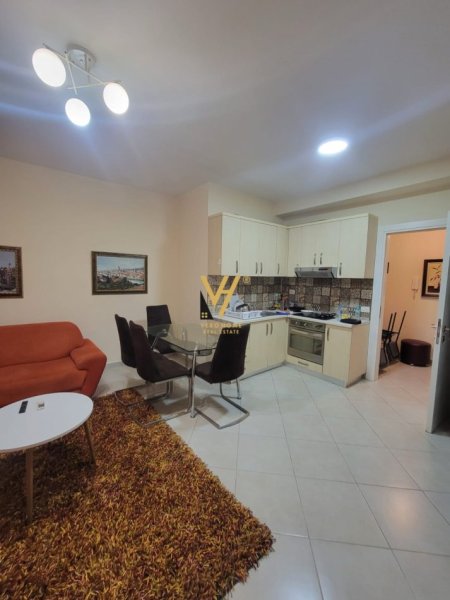 Tirane, jepet me qera apartament 2+1+Ballkon Kati 2, 80 m² 550 € (KODRA E DIELLIT)