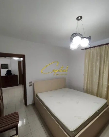 Tirane, jepet me qera apartament 2+1 Kati 5, 75 m² 700 € (MYSLYM SHYRI)