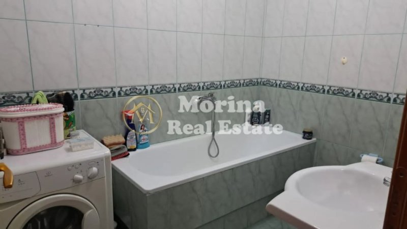 Tirane, jepet me qera apartament 2+1 Kati 3, 107 m² 350 € (Fresku)