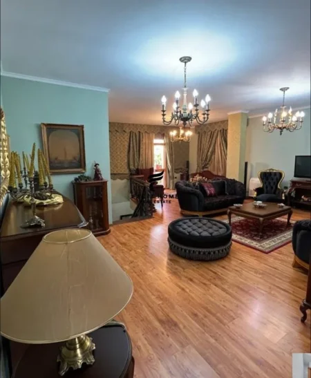 Tirane, shitet Vile 3+1 Kati 2, 210 m² 500.000 € (MYSLYM SHYRI)