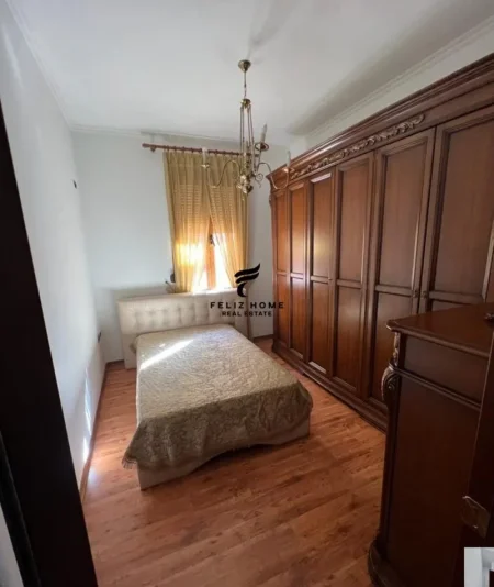 Tirane, shitet Vile 3+1 Kati 2, 210 m² 500.000 € (MYSLYM SHYRI)