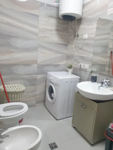 Tirane, jepet me qera apartament 1+1+Ballkon Kati 2, 75 m² 750 € (delijorgji)