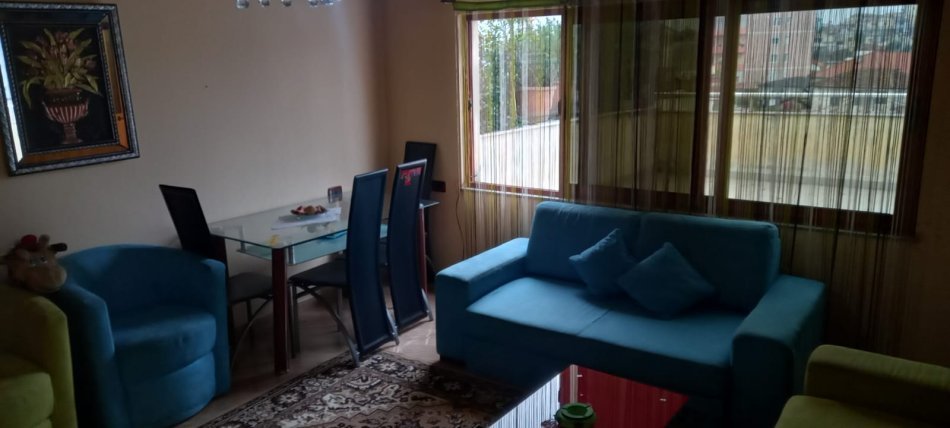 Tirane, jepet me qera apartament 2+1 Kati 4, 100 m² 350 € (shkoze)