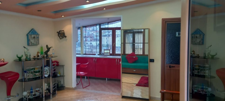 Tirane, jepet me qera apartament 2+1 Kati 4, 100 m² 350 € (shkoze)