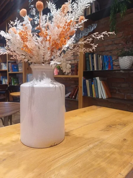 Jepet me qera dyqan  6500 Euro Myslym Shyri