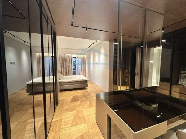 Tirane, shitet apartament 2+1+Ballkon Kati 6, 211 m² 1.290.000 € (Lion Park, Rruga e Elbasanit.)