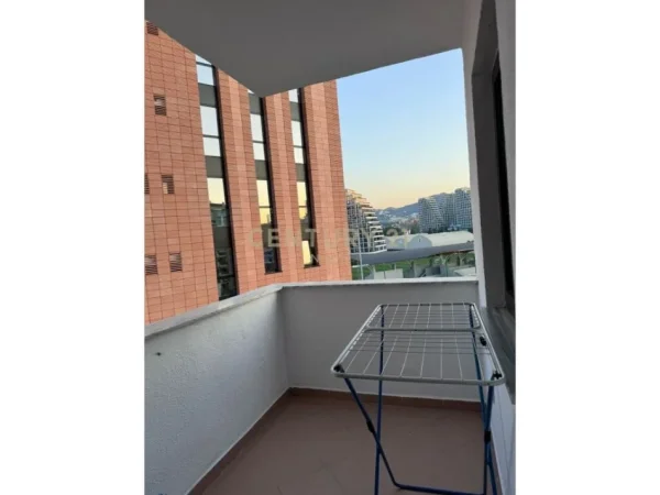 Tirane, jepet me qera apartament Kati 7, 100 m² 900 € 