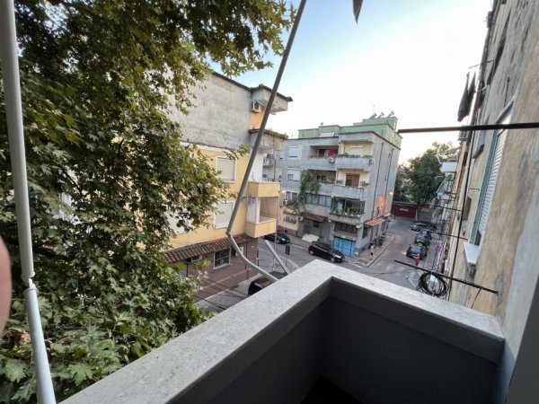 Jepet me qera apartament 3+1+Ballkon Kati 3, 100 m² 1.000 € (Andon Zako Cajupi)