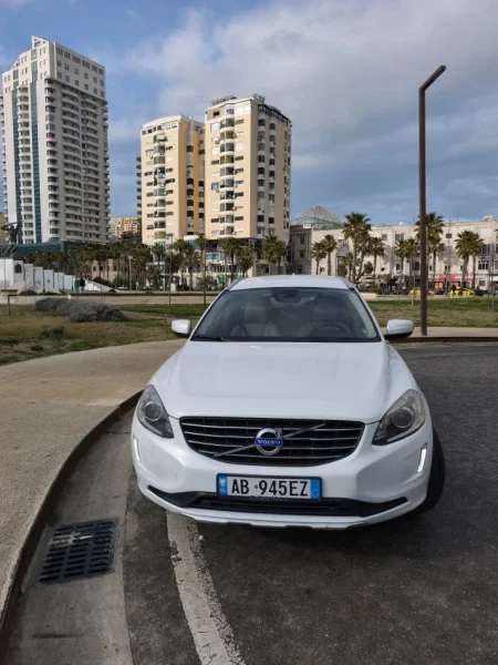 Durres, shes SUV | Fuoristrad | Xhip Volvo xc60 Nafte, e bardhë automatik Klima 200.000 km 12.800 €